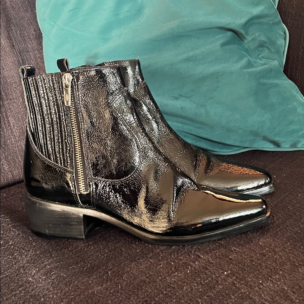 New Donald Pliner patent leather bootie. 9.5